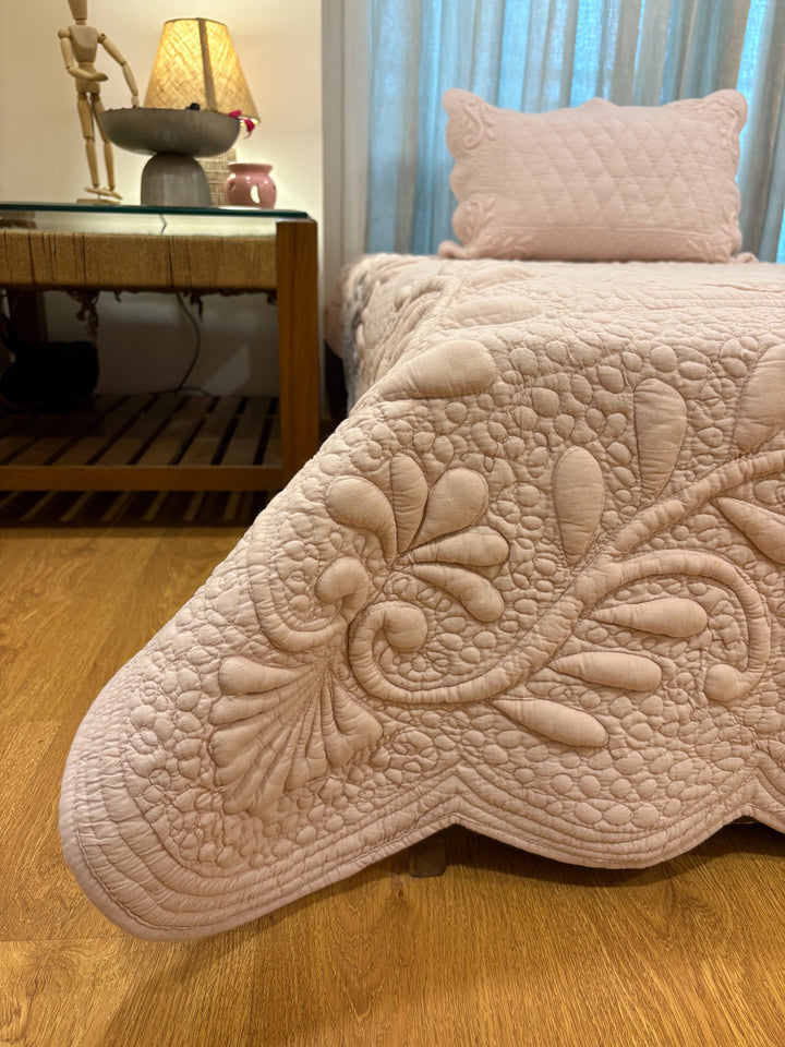 Meher - Trapunto Quilt - Pink