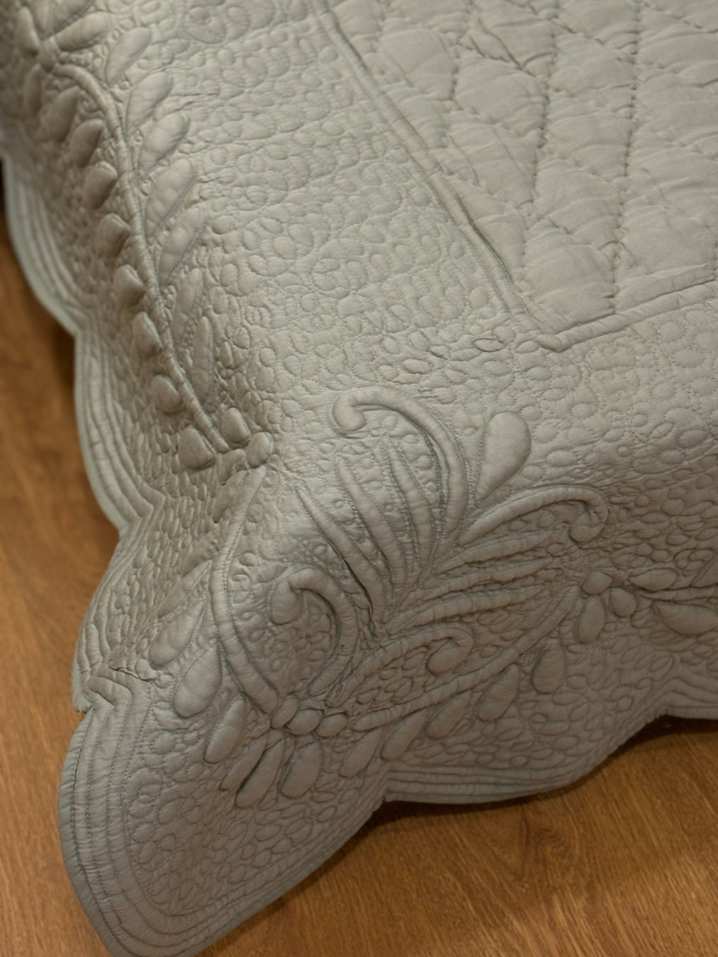 Meher - Trapunto Quilt - Light Green