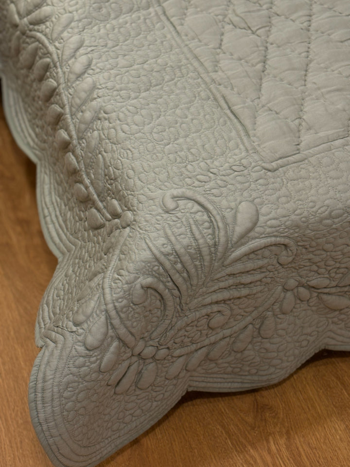Meher - Trapunto Quilt - Light Green