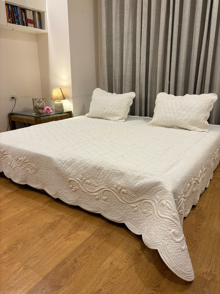 Meher - Trapunto Quilt - White