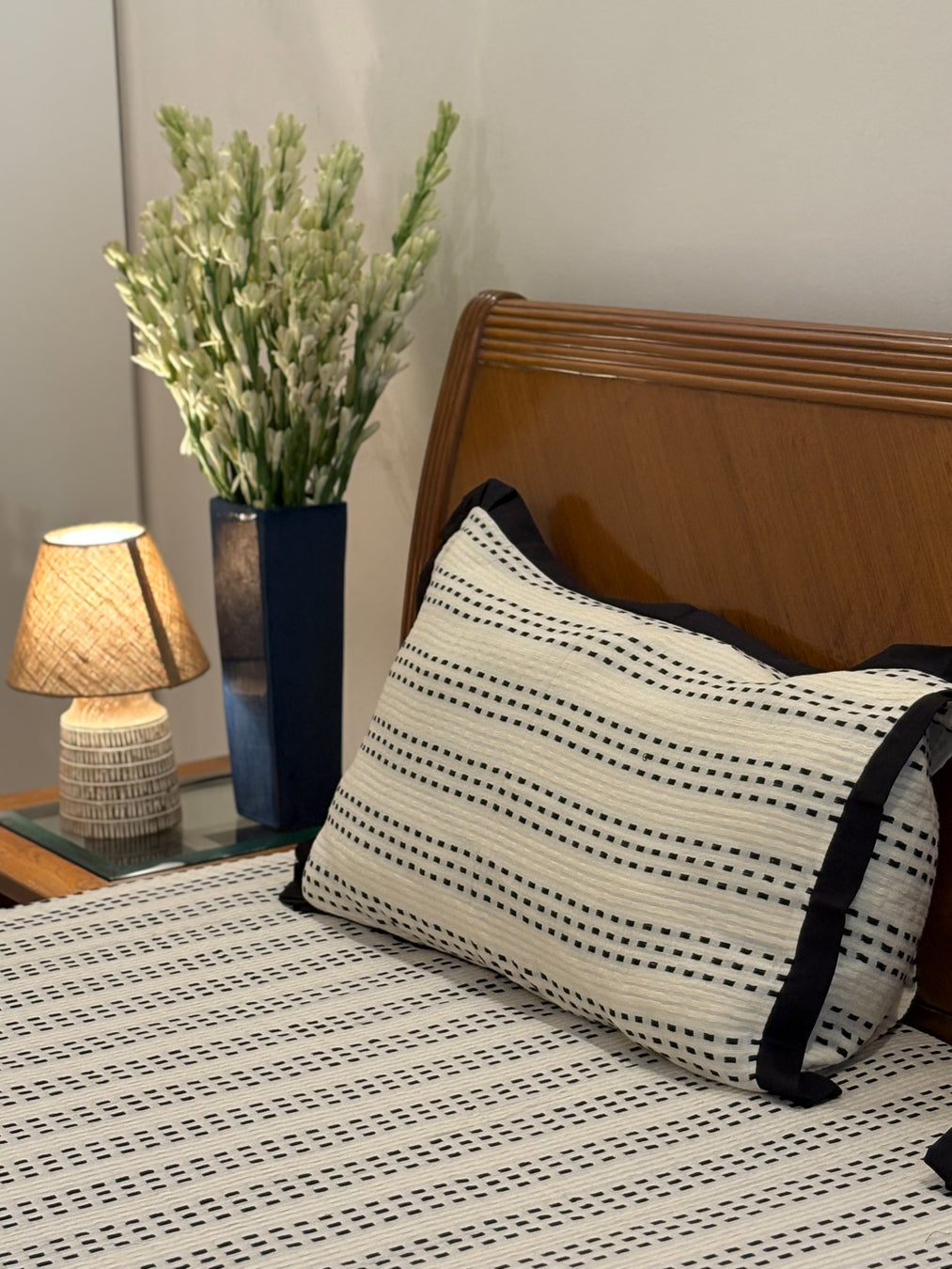 Dhvani Bed Set - Black & Cream