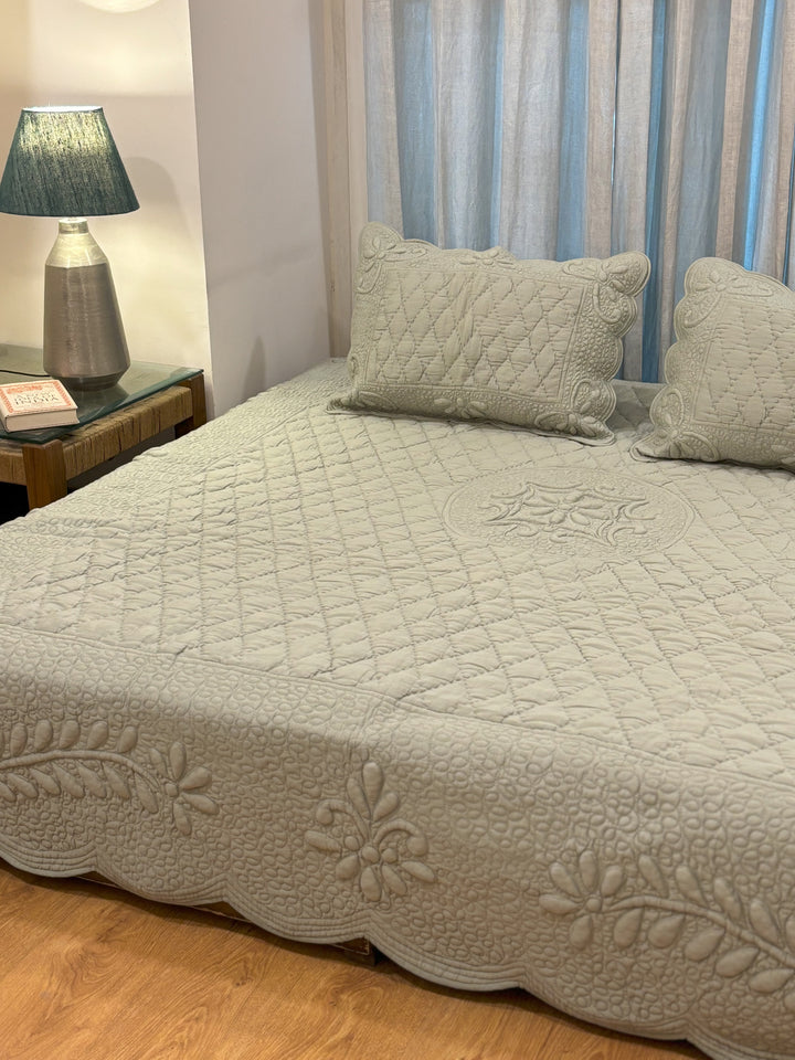 Meher - Trapunto Quilt - Light Green