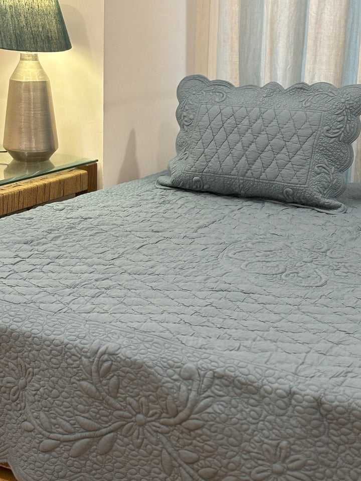 Meher - Trapunto Quilt - Blue