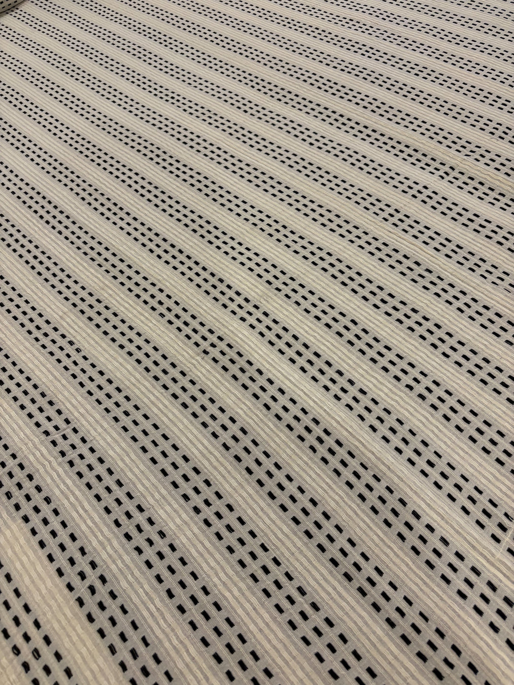 Dhvani Bed Set - Black & Cream