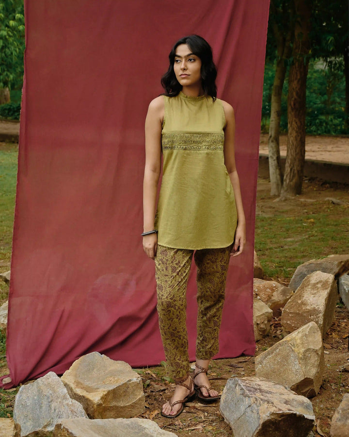 Keyhole High Neck Top - Green